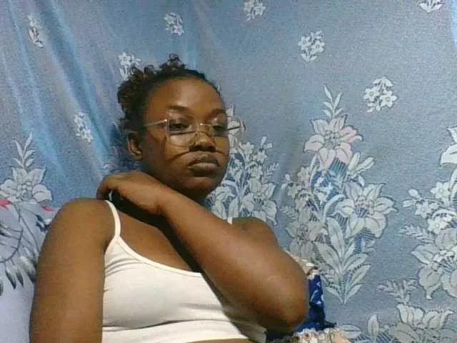 Offline Labella204 on BongaCams