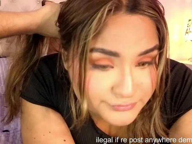 Offline lauralei01 on BongaCams