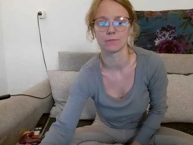 Offline LeniFuchs on BongaCams