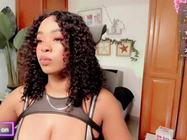 Offline lindasnows on BongaCams