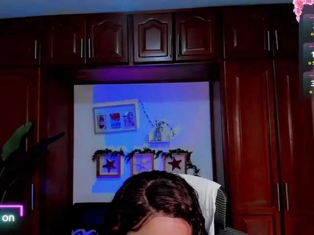 Offline lindasnows on BongaCams