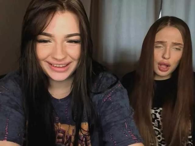 Offline LisaAndDenis on BongaCams