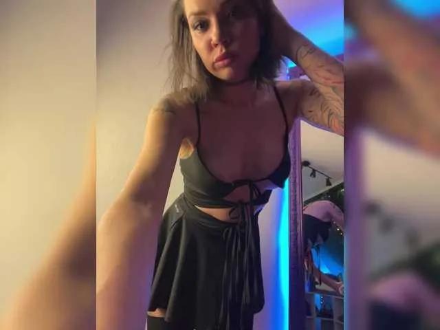 Offline LissaTatt on BongaCams