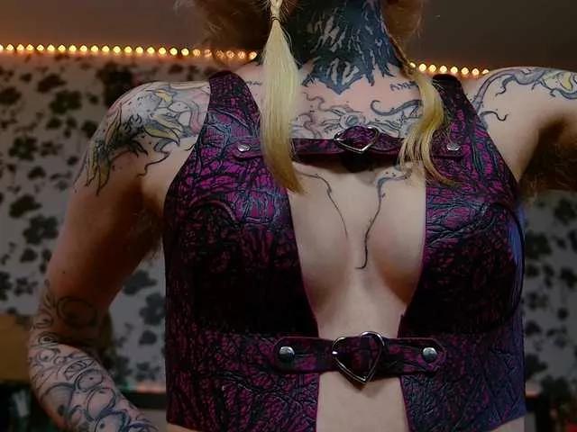 Offline LittleSpaceMouse- on BongaCams