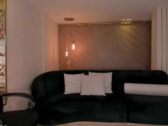 LizzHamilton on BongaCams 