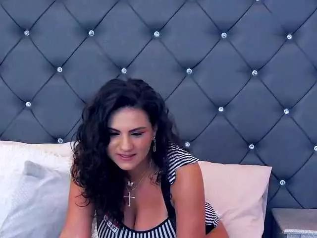 Offline LorenneMays on BongaCams