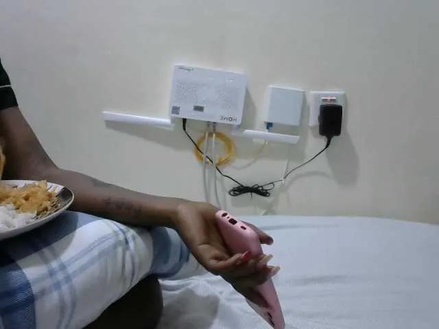 Offline Lovelyacce on BongaCams