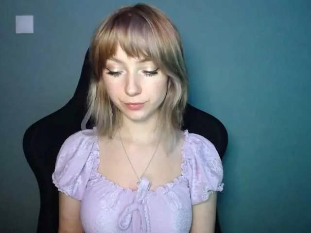 Offline LuciaLovely on BongaCams