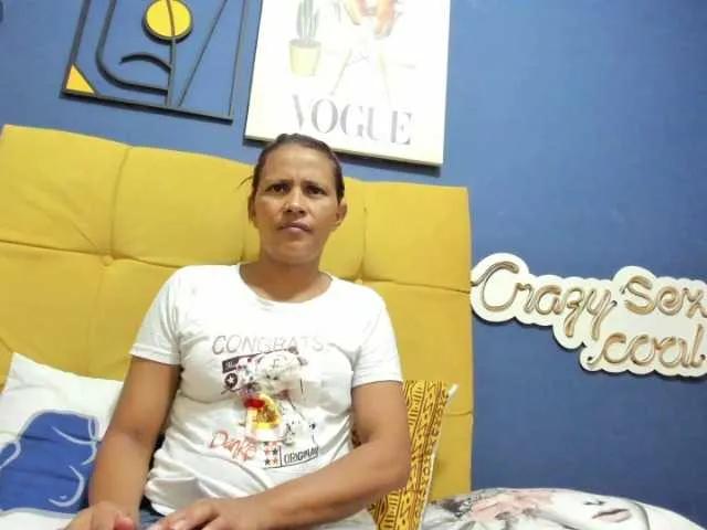 Offline LuciaSpear on BongaCams