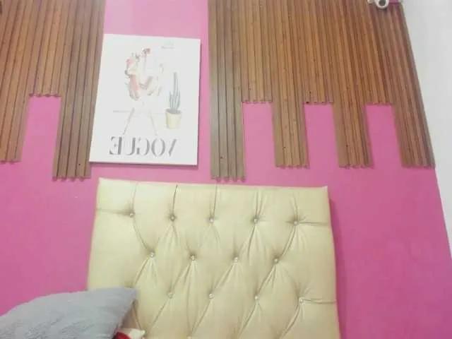 Offline LuciaSpear on BongaCams