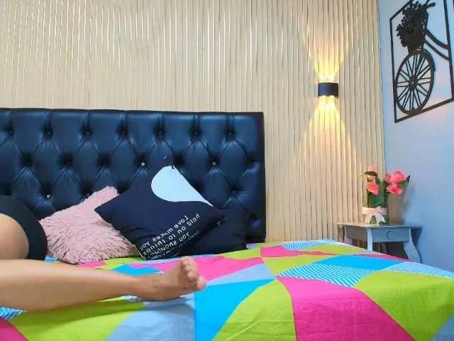 Offline LuciaSpear on BongaCams