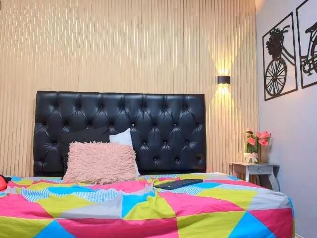 Offline LuciaSpear on BongaCams