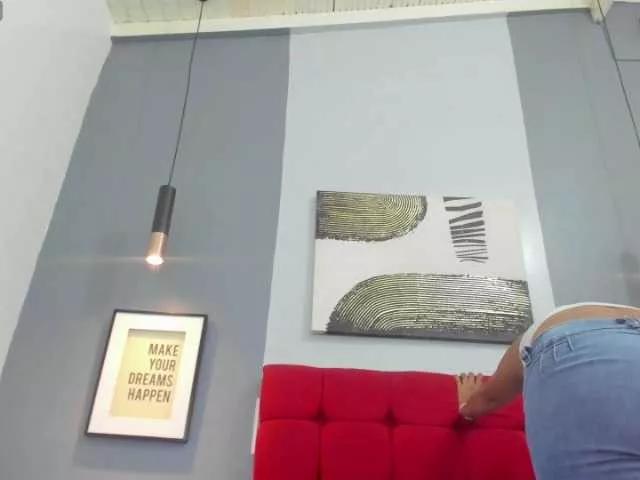 Offline LuciaSpear on BongaCams