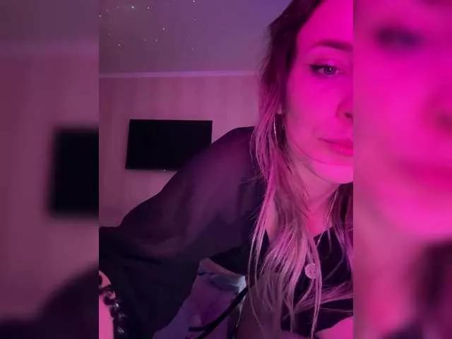 Offline Lunaluxseri on BongaCams