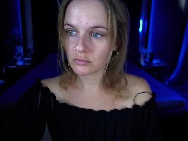 Offline MaribelRiver on BongaCams