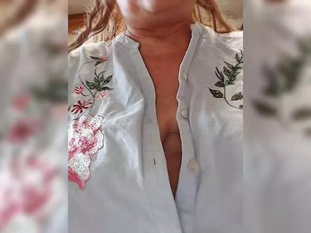 Offline Marionaa on BongaCams