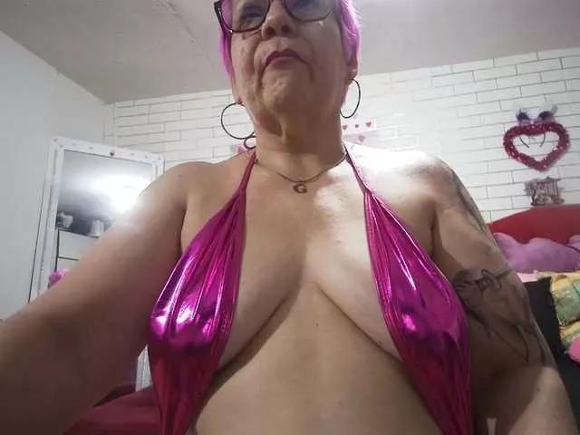 Offline Maturerose3 on BongaCams