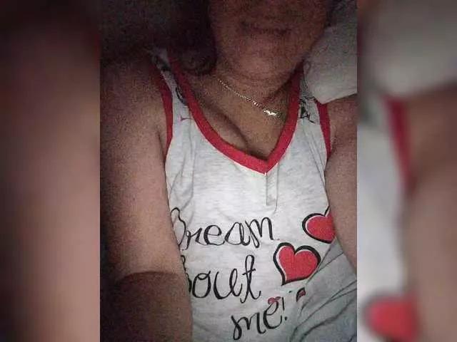 Offline Mia883 on BongaCams