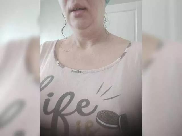 Offline Mia883 on BongaCams