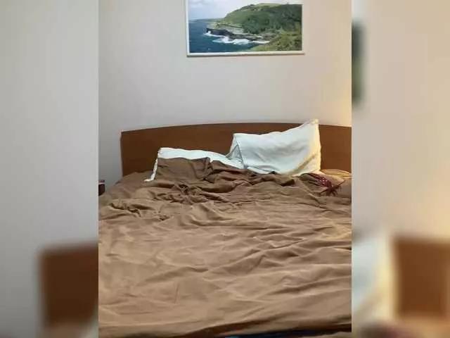 Offline Mileshil on BongaCams