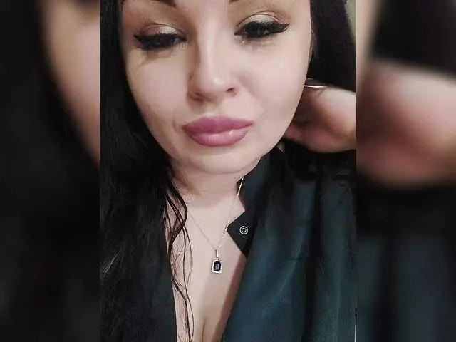 Offline Monica- on BongaCams