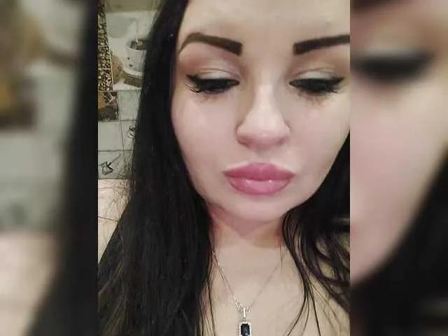 Offline Monica- on BongaCams