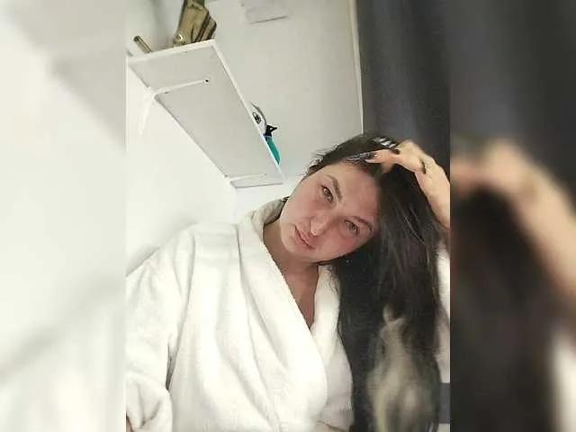 Offline MonicaMilf on BongaCams