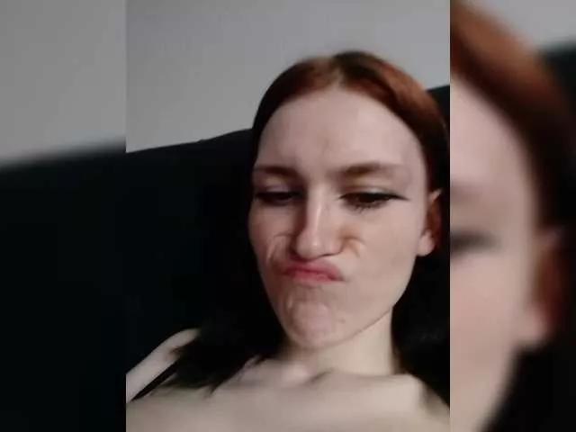 Offline Moonlitmiragea on BongaCams