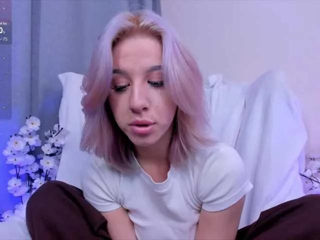 Offline Necucubi on BongaCams