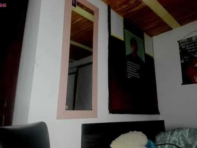 Freechat nentia-horny on BongaCams