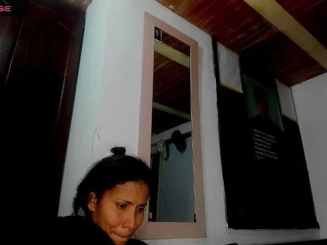 Freechat nentia-horny on BongaCams