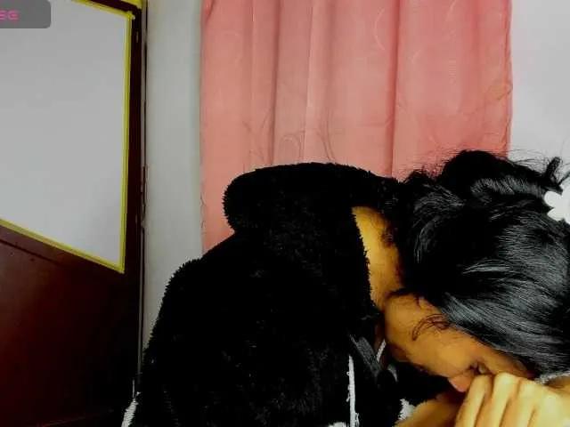 Freechat nentia-horny on BongaCams