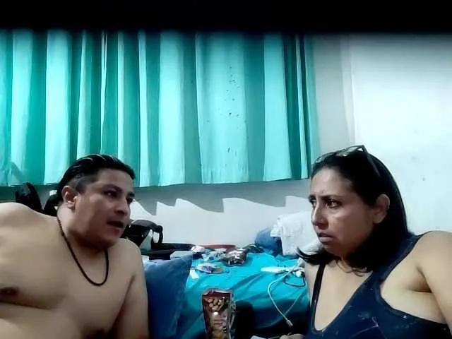 pecatto — el jugar con nuestro cuerpo ...
 El que nos cuenten de sus fantasias..
 El que nos vean disfrutarnos, que nos motiven con sus tokens..