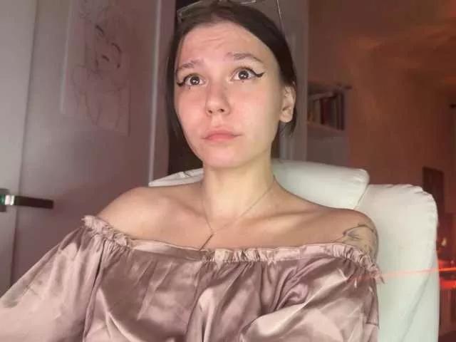 Offline PinkDolly18 on BongaCams