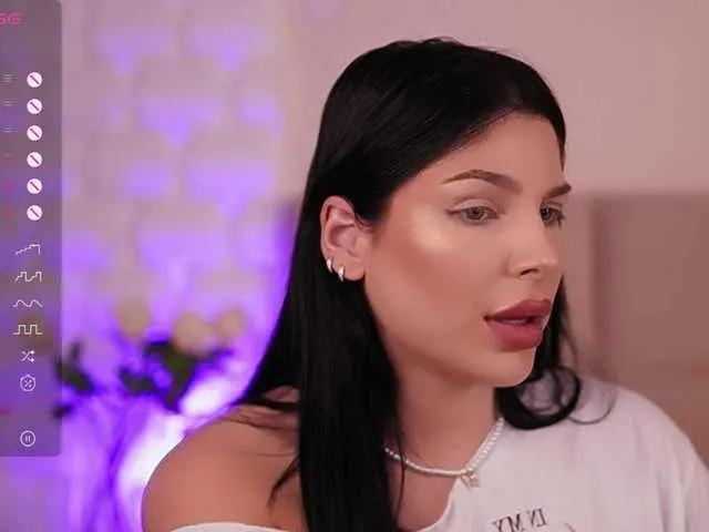 Freechat PlayfulAvalyn on BongaCams