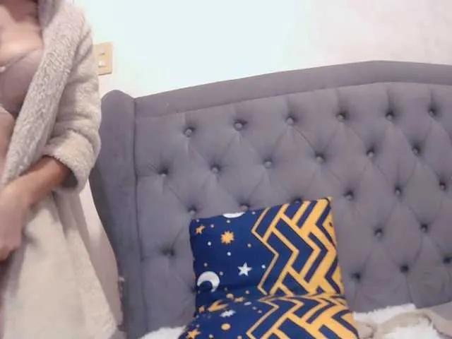 Freechat pornadrianna on BongaCams