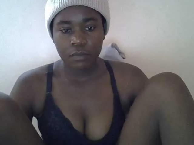 Freechat queen-sly on BongaCams