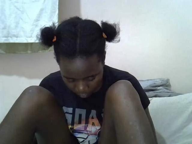 Freechat queen-sly on BongaCams