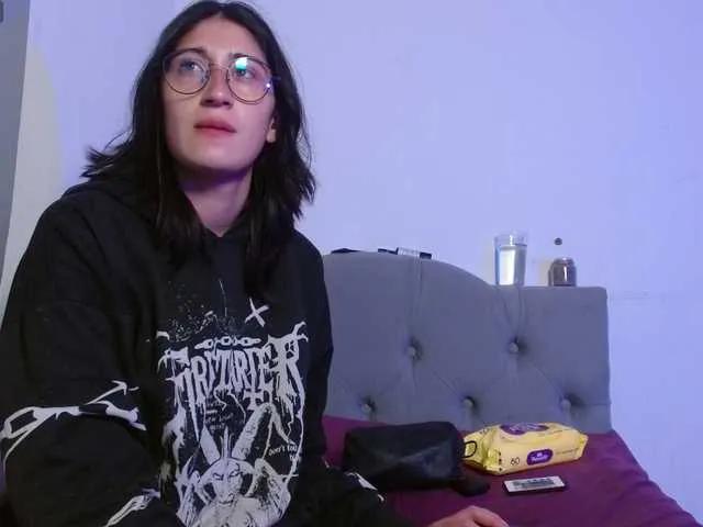 Freechat Red-moonn on BongaCams