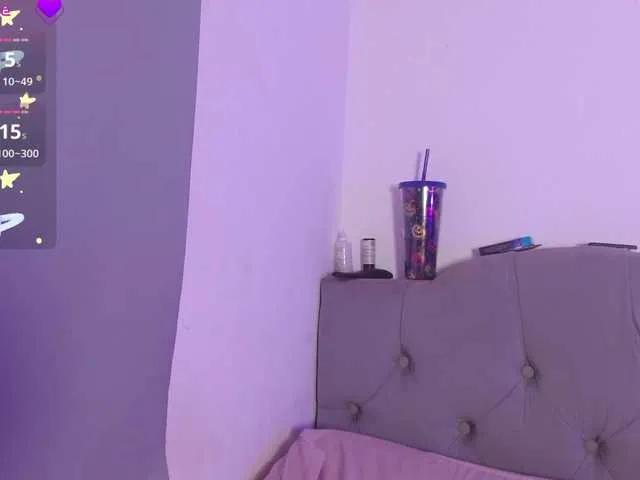 Freechat Red-moonn on BongaCams