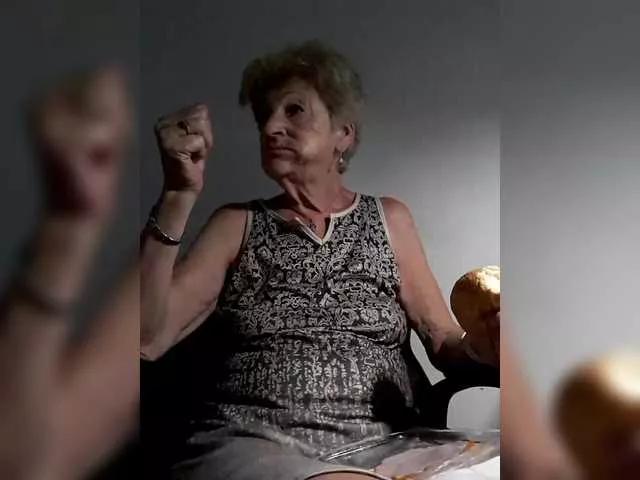 Offline Reife-dame on BongaCams