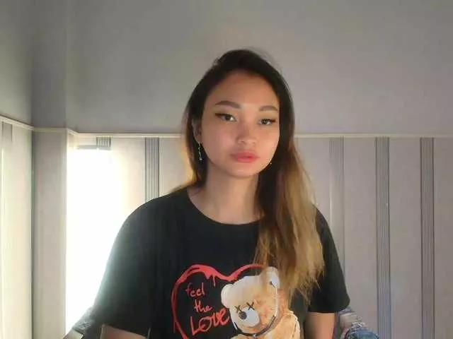 Freechat RozyBlack on BongaCams