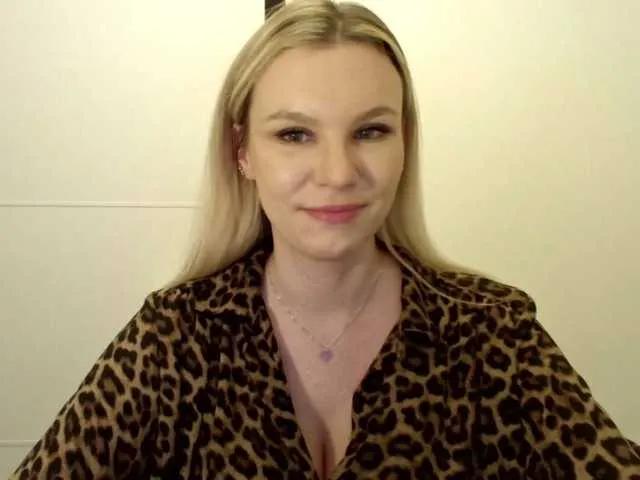 Offline SadieCute on BongaCams