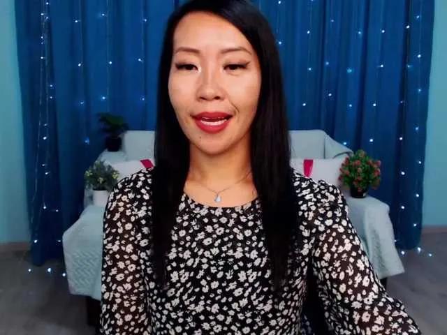 Offline Sarahsexygirl on BongaCams