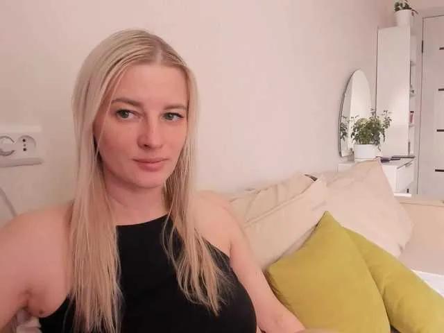 Offline Sashanew77 on BongaCams