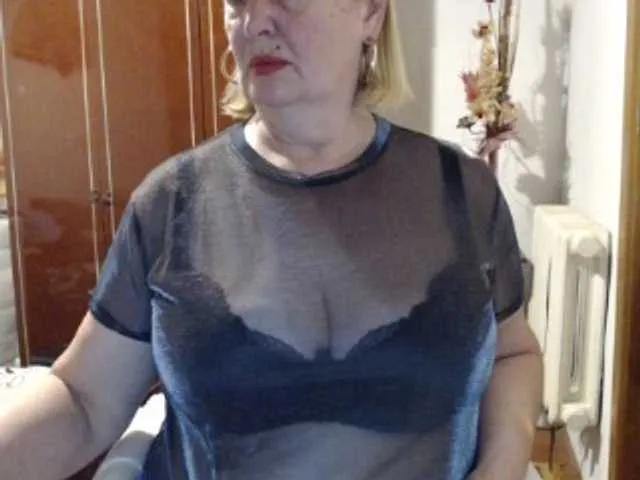 Offline secretfox on BongaCams