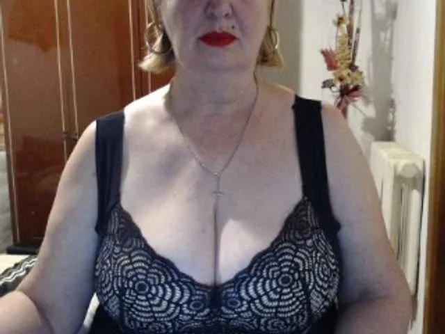 secretfox — Deep and passionate love, yeah you might get hurt but it is the only way to live the life fully