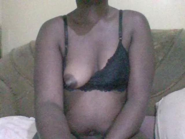 Offline Sexybaddie on BongaCams