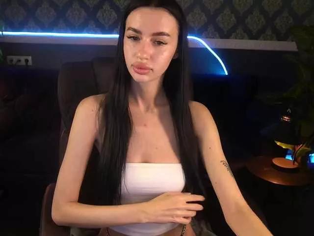 Freechat SnowWhiteee on BongaCams