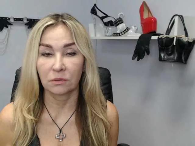 Offline soft-crystal on BongaCams